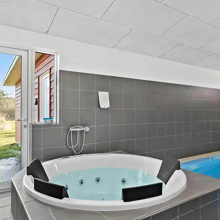 Feriehus Stunning In With Sauna